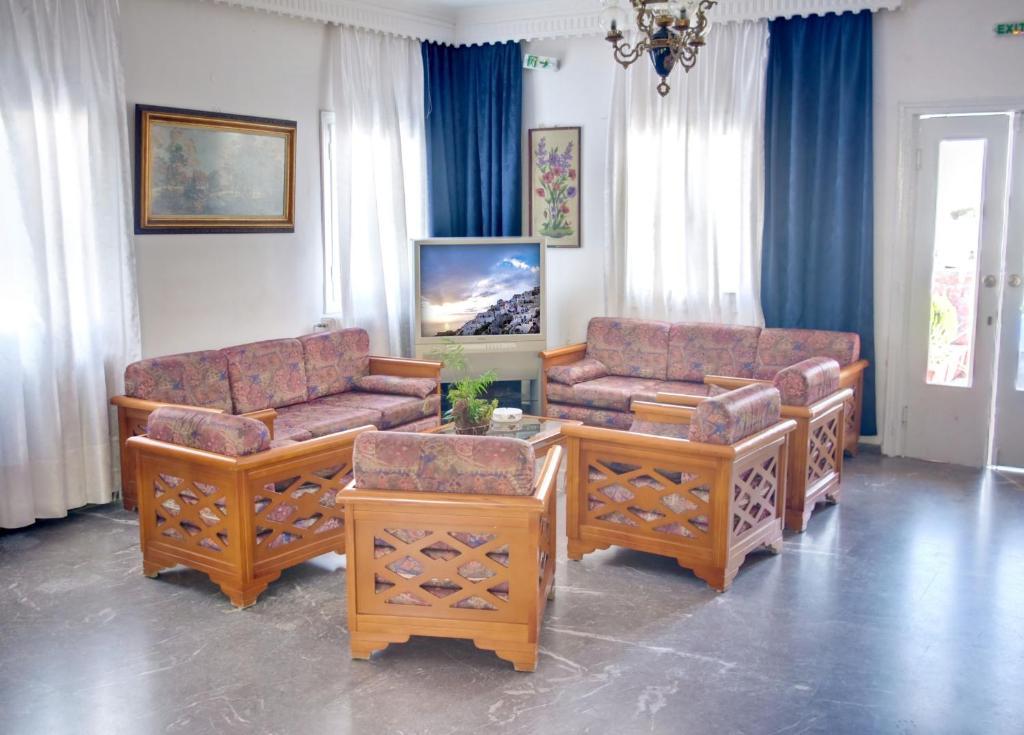 Ξενοδοχείο μπάμπης Καρτεράδος